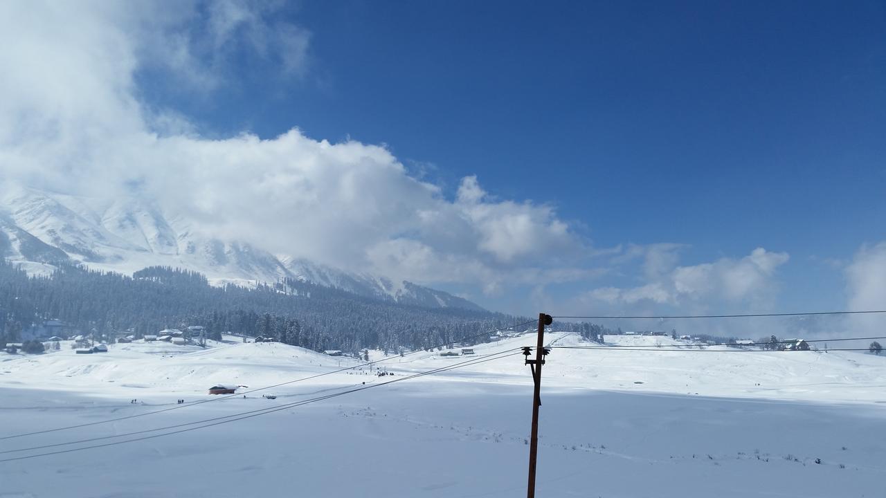 Hotel Gulmarg Inn Kültér fotó