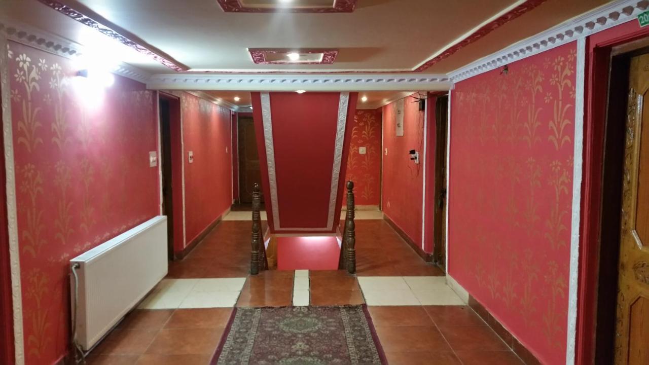Hotel Gulmarg Inn Kültér fotó